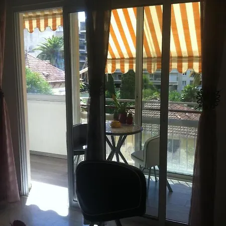 Les Palmiers Apartmán