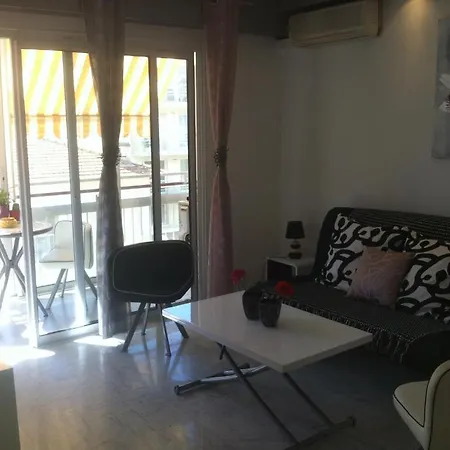 Les Palmiers Apartment *